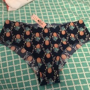 VS Pineapple hipster! Super stretchy seamless